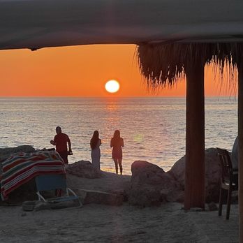 Gulf Drive Cafe - Amazing Sunset - Seafood Near Me - Bradenton Beach, Florida