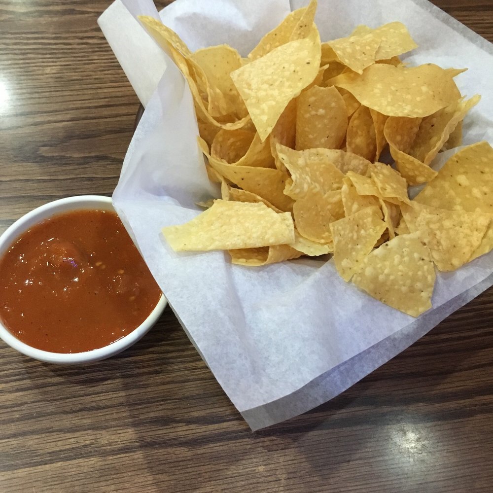 El Gallo - Chips and salsa - Mexican Near Me - Houston, Texas