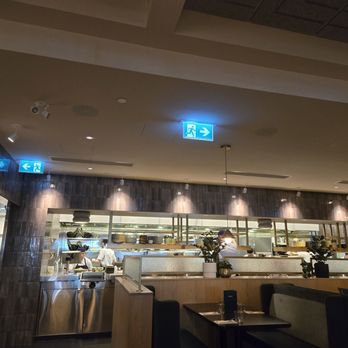 Earls Kitchen + Bar - Kitchen - Canadian (New) Near Me - Toronto, Ontario
