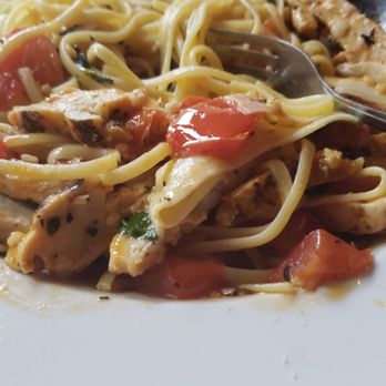 Vinny Vanucchi's - Italian Near Me - Dubuque, Iowa