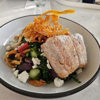 ELLIE’S RESTAURANT & LOUNGE - Updated January 2026 - 337 Photos & 169