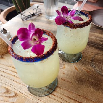 Amor y Tequila - mezcal  "Leavitt" drink - Mexican Near Me - Chicago, Illinois