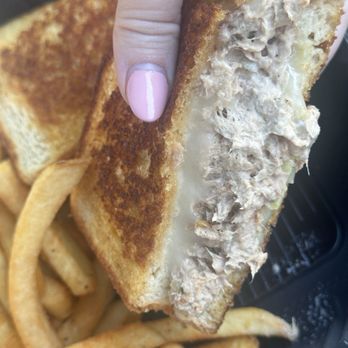 Barrow's Cafe and Grill - Better view of their delicious Tuna Melt, best in Sonora! - American Near Me - Sonora, California