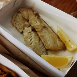 Leigh Eats - Grilled snapper with lemons (~8,50$) Yummie!!
