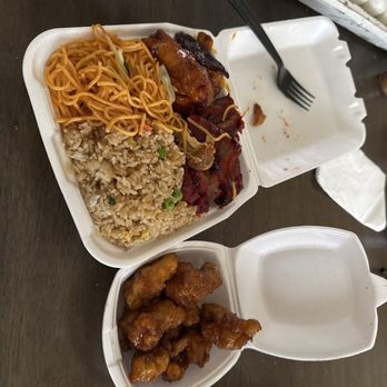 King Combo - The orange chicken is fire. The bbq pork is a bit lack luster and the chicken wings are good - Chinese Near Me - Huntington Beach, California King Combo - The orange chicken is fire. The bbq pork is a bit lack luster and the chicken wings are good - Chinese Near Me - Huntington Beach, California