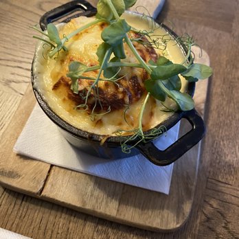 Castle Inn - Soufflé - Hotels Near Me