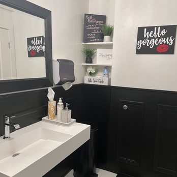 Bella Cosa Salon - Never seen any like that , beautiful and super clean restroom ! - Hair Salons Near Me - San Jose, California Bella Cosa Salon - Never seen any like that , beautiful and super clean restroom ! - Hair Salons Near Me - San Jose, California