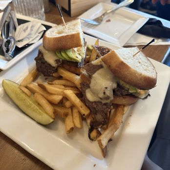 Castaway's Seafood Grille - Burger - Seafood Near Me - Long Beach, Washington