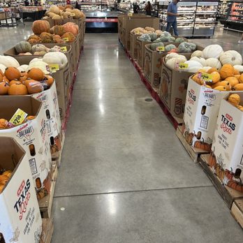 H-E-B Supermarket - Pumpkin time - Grocery Near Me - San Antonio, Texas