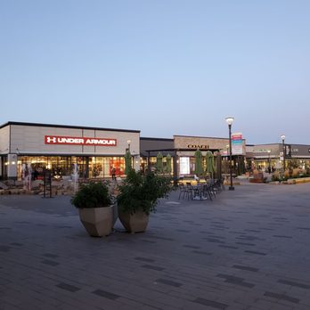Denver Premium Outlets - Courtyard area - Outlet Stores Near Me - Thornton, Colorado