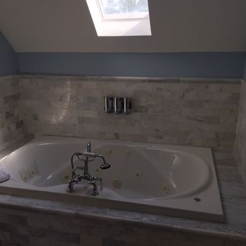 Central Park Bed & Breakfast - Rose Garden Suite tub! - Bed & Breakfast Near Me - Louisville, Kentucky Central Park Bed & Breakfast - Rose Garden Suite tub! - Bed & Breakfast Near Me - Louisville, Kentucky