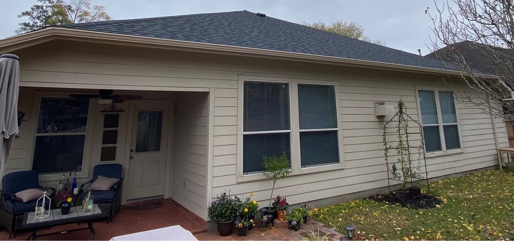 Slide of R&J Roofing