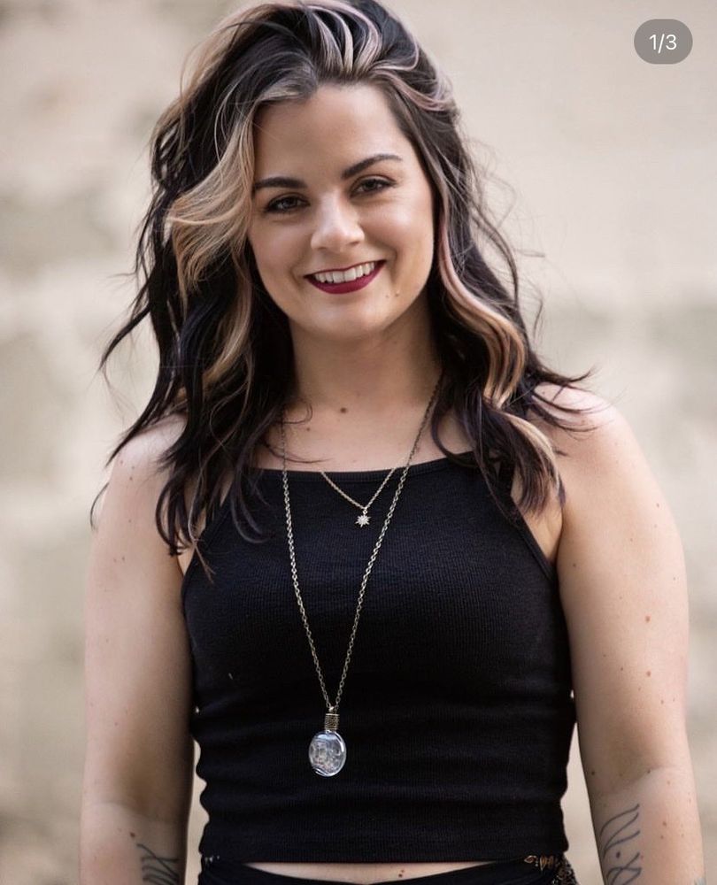 Dandelion Hair Studio & Apothecary Logo