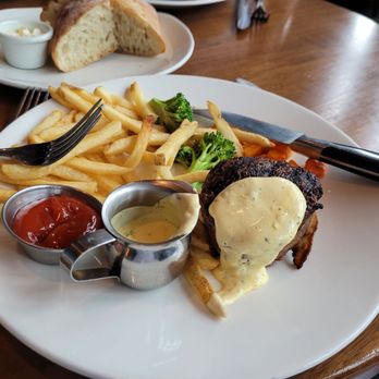 The Keg Steakhouse + Bar - Filet mignon with Bernaise sauce French fries - Steakhouses Near Me - Etobicoke, Ontario The Keg Steakhouse + Bar - Filet mignon with Bernaise sauce French fries - Steakhouses Near Me - Etobicoke, Ontario