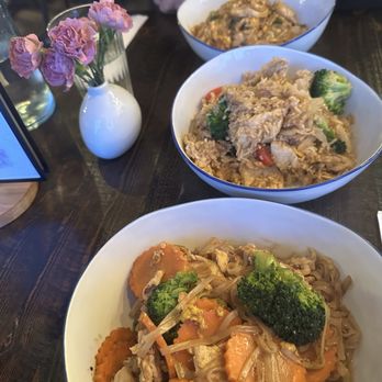 Thai Corner Bistro - Pad Thai, bang bang rice and pad see ew (with thin noodles ) - Thai Near Me - Wayne, New Jersey