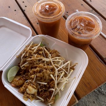 Lampoei's Thai Kitchen - Shrimp pad thai - Thai Near Me - Bingen, Washington