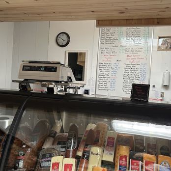 Stringtown Grocery - Grocery Near Me - Kalona, Iowa