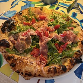 Il Pizzaiolo - Pizza L'italiana - Italian Near Me - Miami Beach, Florida