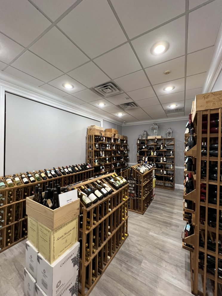 BOTTLE SHOP Updated July 2024 13 Photos 3402 Ocean Dr, Vero Beach