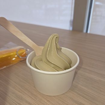 Teazzi Tea Shop - Oolong tea soft serve ice cream - Bubble Tea Near Me - Monterey Park, California Teazzi Tea Shop - Oolong tea soft serve ice cream - Bubble Tea Near Me - Monterey Park, California