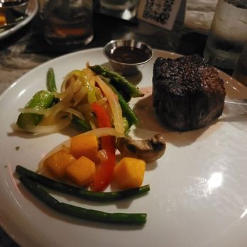Rare 125 - Filet Mignon with vegetables - Steakhouses Near Me - San Juan, Puerto Rico Rare 125 - Filet Mignon with vegetables - Steakhouses Near Me - San Juan, Puerto Rico