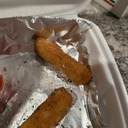 Mama Roberto's - Fried Mozzarella
