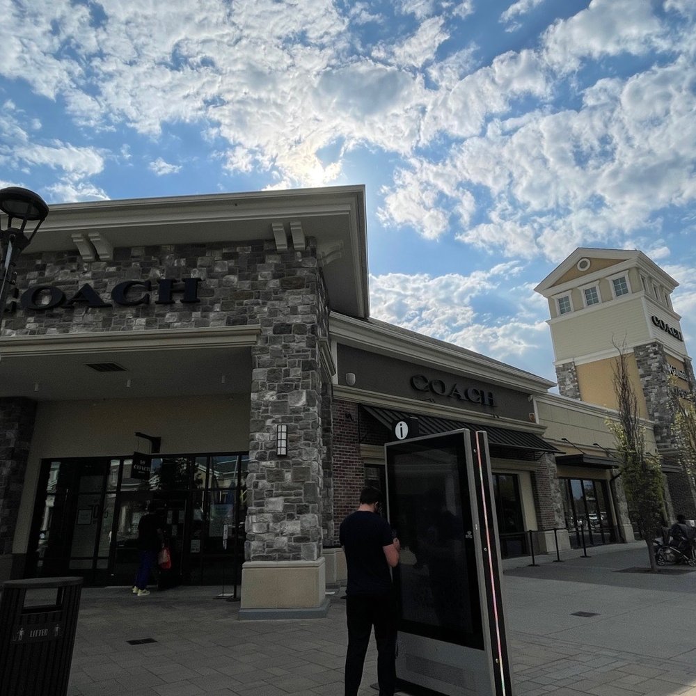 Crocs - Shoe Stores Near Me - Norfolk, Virginia