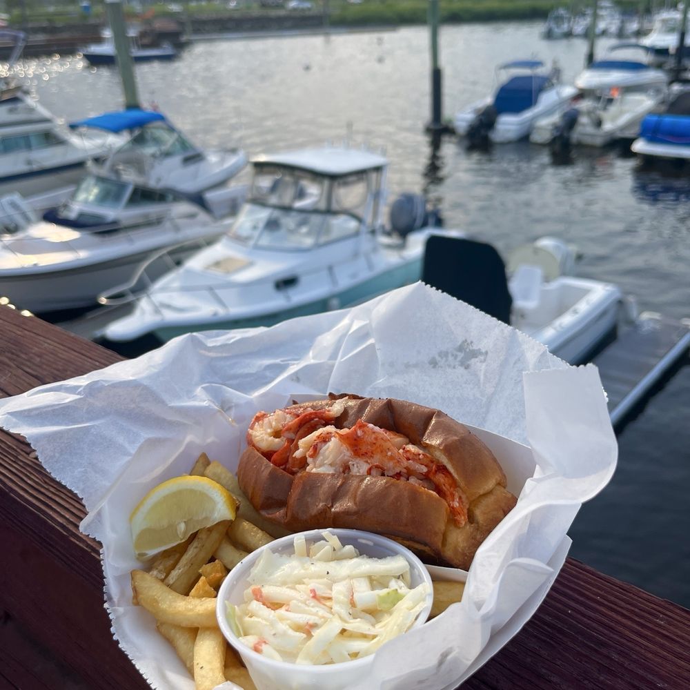 Overton's - Seafood Near Me - East Norwalk, Connecticut