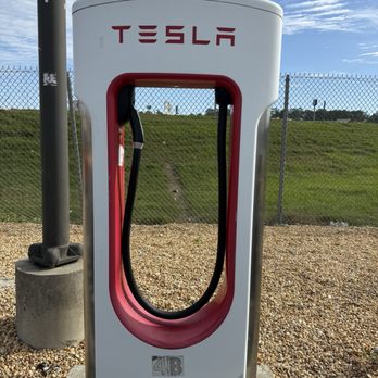 Tesla Supercharger - EV Charging Stations Near Me - Tifton, Georgia Tesla Supercharger - EV Charging Stations Near Me - Tifton, Georgia
