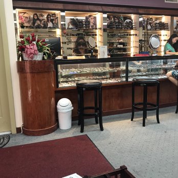 Advanced Eye Center - Eyeglasses selection - Optometrists Near Me - Flushing, New York