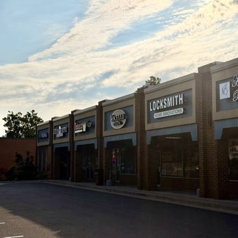 Jades Shopping Center - Shopping Centers Near Me - Vienna, Virginia