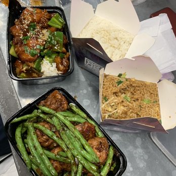 The Rice Box - (Left) Sesame Chicken and White Rice (Right) Greenbeans with chicken and Friend Rice - Asian Fusion Near Me - Houston, Texas The Rice Box - (Left) Sesame Chicken and White Rice (Right) Greenbeans with chicken and Friend Rice - Asian Fusion Near Me - Houston, Texas