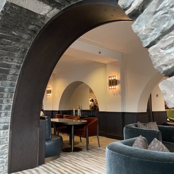 Rundle Bar - Seating - Lounges Near Me - Banff, Alberta Rundle Bar - Seating - Lounges Near Me - Banff, Alberta