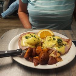 6A Cafe - Food was not the problem