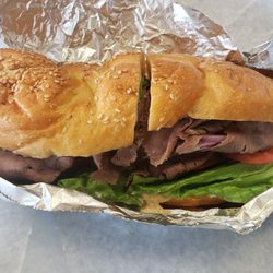 Lunch Box Deli - Hot roast beef