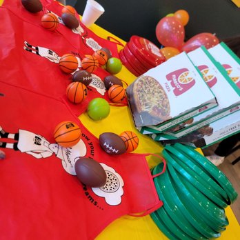 Marco's Pizza - a table set up for a basketball themed party - Italian Near Me - Davie, Florida Marco's Pizza - a table set up for a basketball themed party - Italian Near Me - Davie, Florida