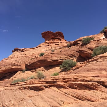 Horseshoe Bend - Rock formations to the right of the rim - Hiking Near Me - Page, Arizona