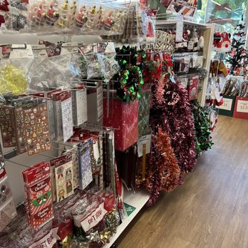 Daiso - Holiday items - Discount Store Near Me - La Canada Flintridge, California