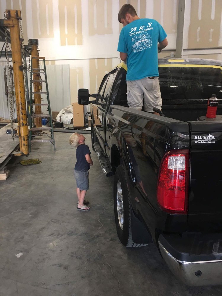 A&S AUTOBODY AND TOWING Updated October 2024 306 S Main St, Sweetwater, Tennessee Body