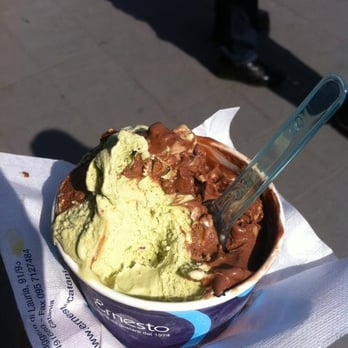Ernesto - Coppetta 7 Veli e pistacchio! - Ice Cream & Frozen Yogurt Near Me - Catania, Connecticut
