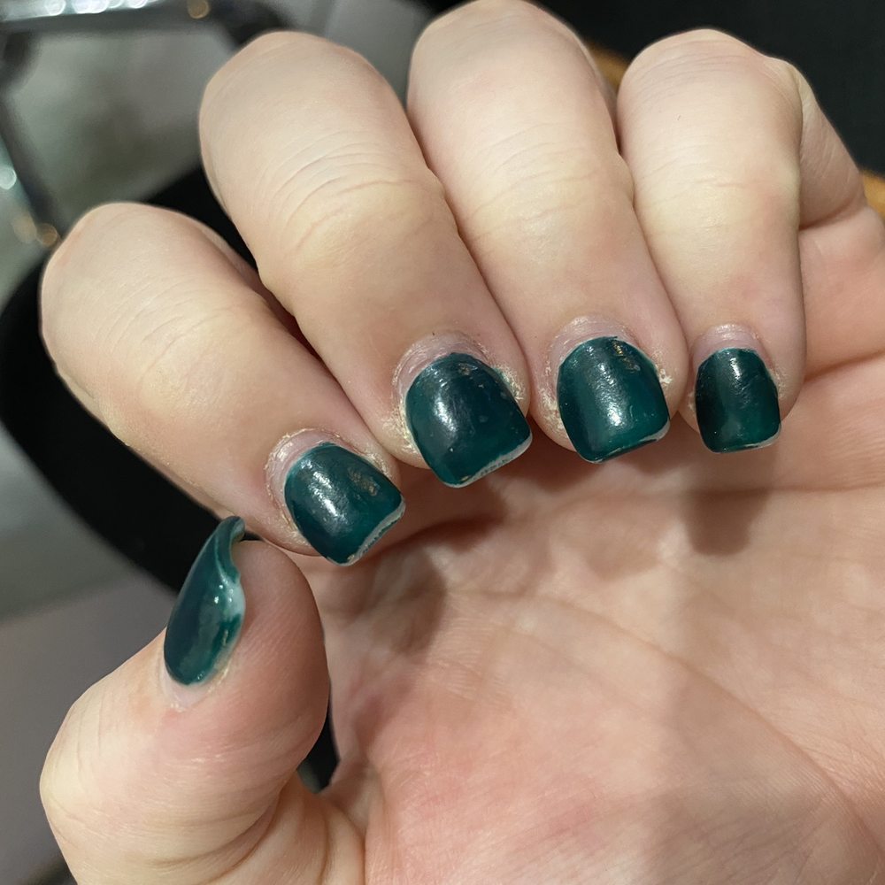 Original nails (right) Original nails (right)