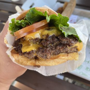 Shake Shack Pasadena - ShackBurger - Burgers Near Me - Pasadena, California