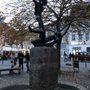 Photo of Brunnen mit Bronzeskulptur Raufende Knaben