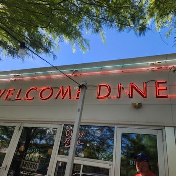 Welcome Diner - Front entrance - Diners Near Me - Phoenix, Arizona
