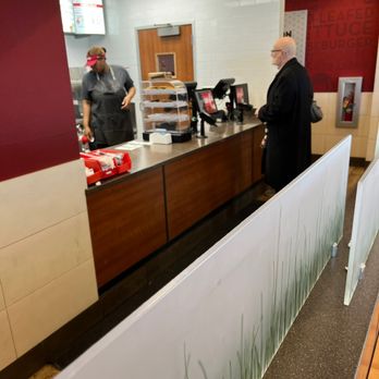 Wendy's - Disgusting woman with a nasty attitude who should not be working here. - Fast Food Near Me - Anchorage, Alaska
