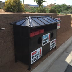 Redlands Canyon View Carwash - Complimentary towel station