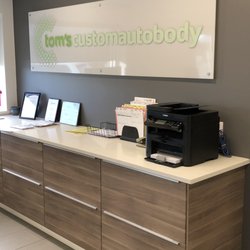 tom's custom - Front Office