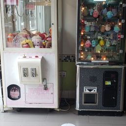 The crane machines in the Cafe. The crane machines in the Cafe.