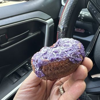 Verveine Cafe - Ube donut - Cafes Near Me - Cambridge, Massachusetts