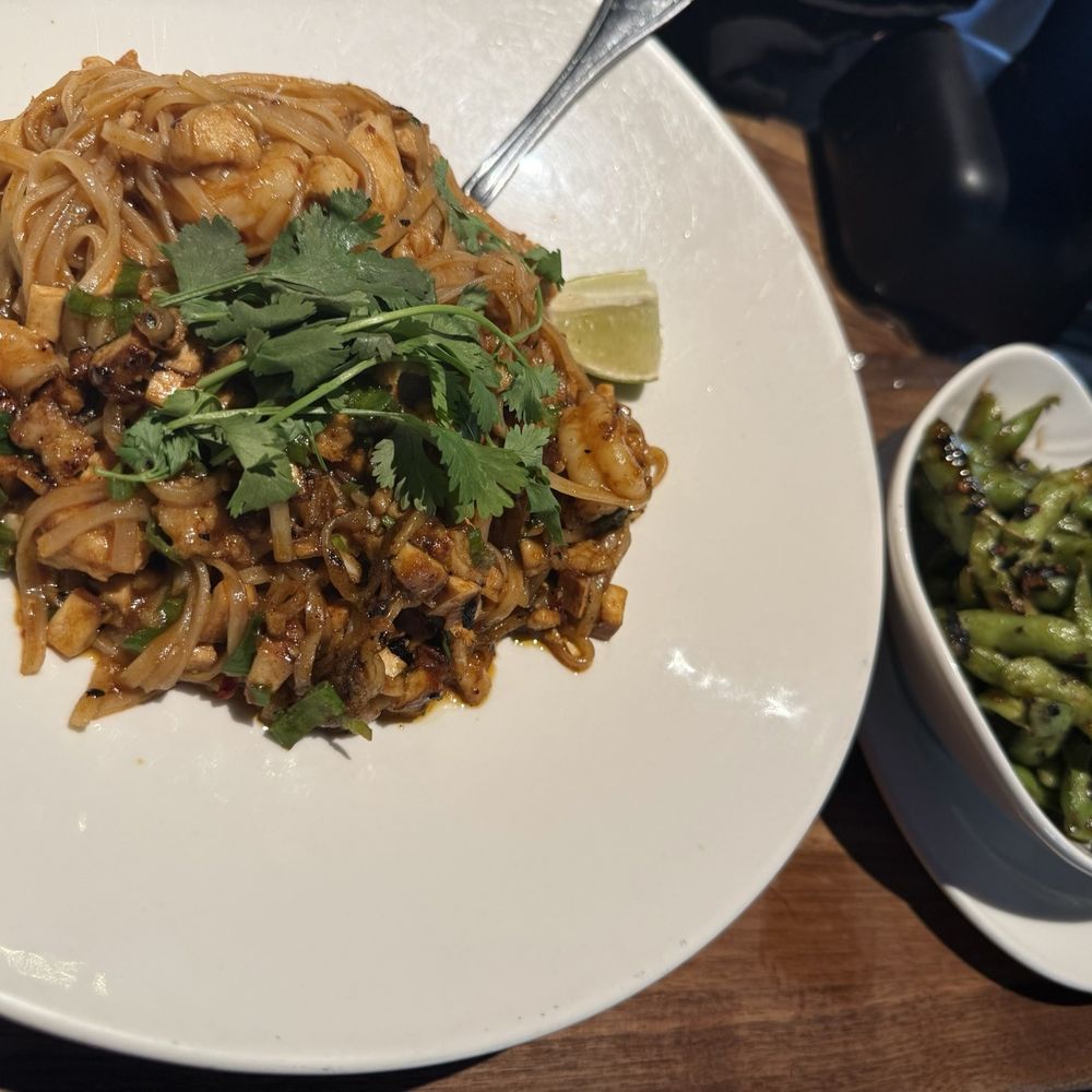 Yard House - SHRIMP & CHICKEN PAD THAI - New American Near Me - Orlando, Florida Yard House - SHRIMP & CHICKEN PAD THAI - New American Near Me - Orlando, Florida